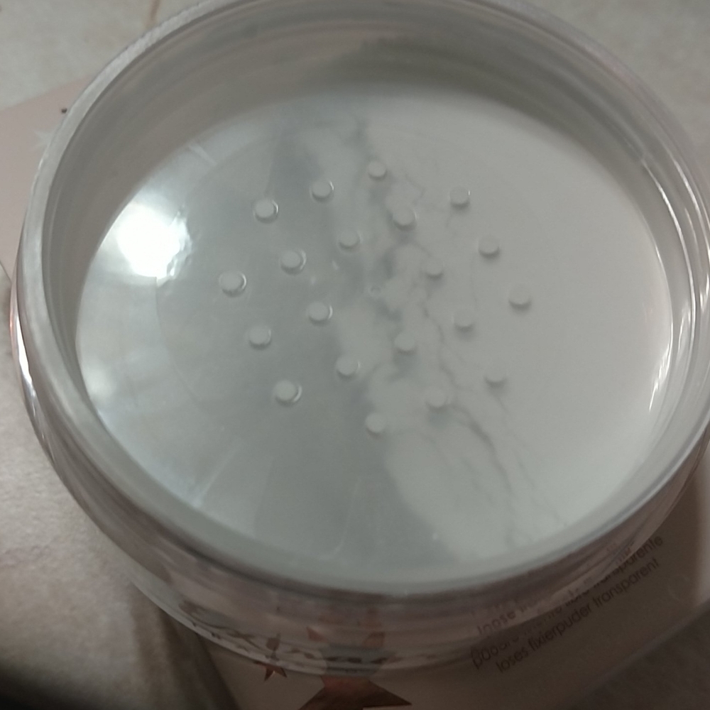 Translucent powder - Picture 2 of 3
